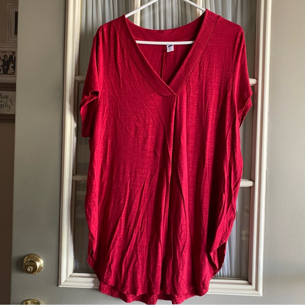 Old Navy Red V-Neck Short Sleeve Tee
